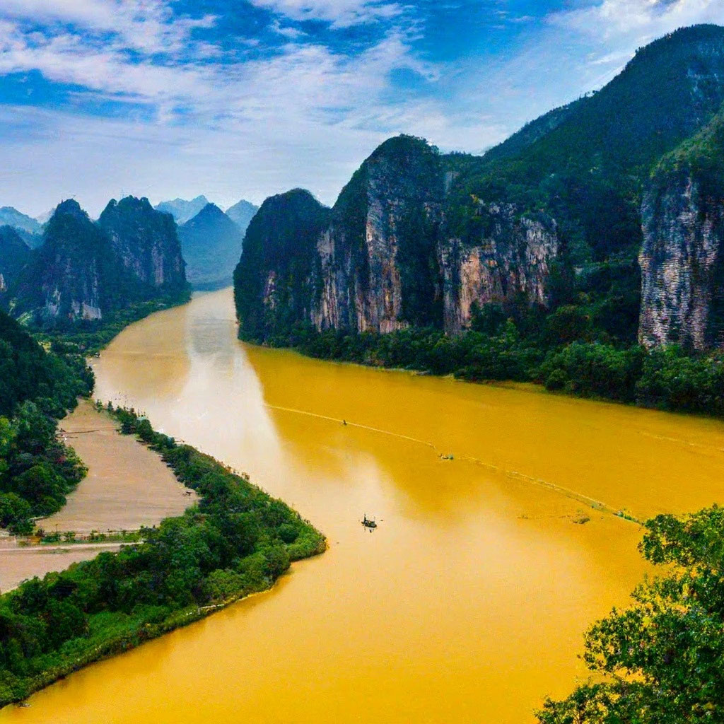 Жёлтая река-красиво живописно.» — создано в Шедевруме